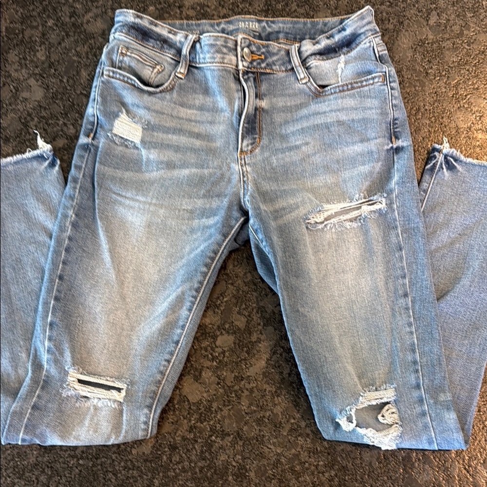 a.n.a Blue Cropped Ankle Jeans with Distressed Style
